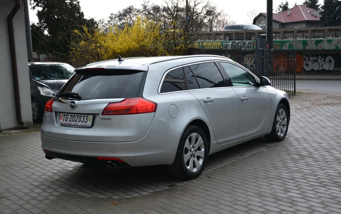 Opel Insignia cena 24799 przebieg: 198100, rok produkcji 2010 z Warszawa małe 154